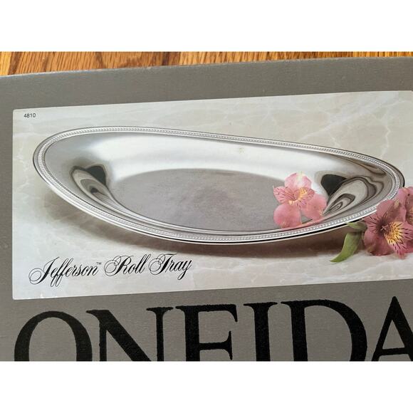 Vintage‎ Oneida Jefferson Roll Tray Excellent condition Thanksgiving table - Picture 2 of 5